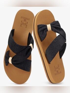 NWT Kuailu Yoga Footbed Sandals